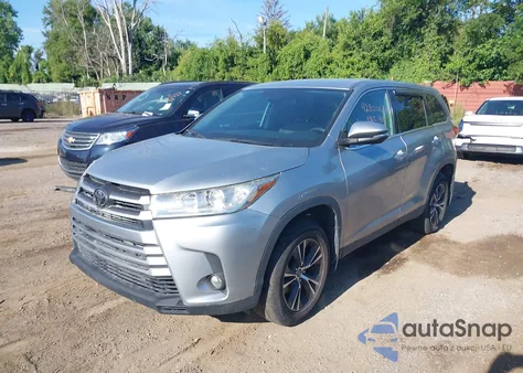 2019 Toyota Highlander Le из США, поврежденный, VIN 5TDBZRFHXKS937843